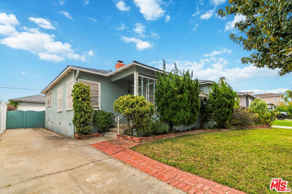 7422 Westlawn Avenue, Los Angeles