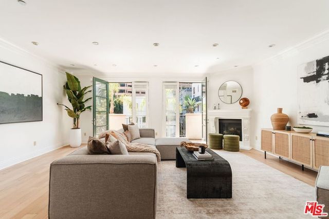 11749 Goshen Avenue # 301, Los Angeles