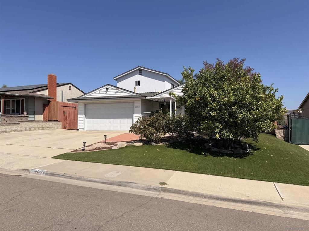 10041 N Gem Tree Way, Santee
