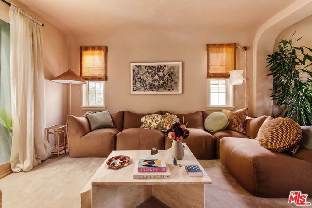 2380 Lake View Avenue, Los Angeles