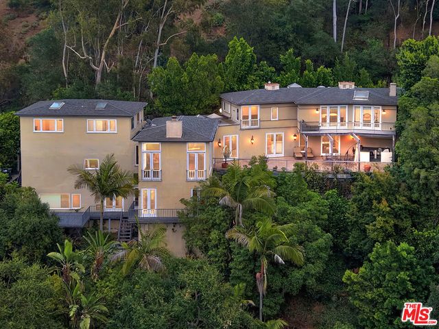 9430 Readcrest Drive, Beverly Hills