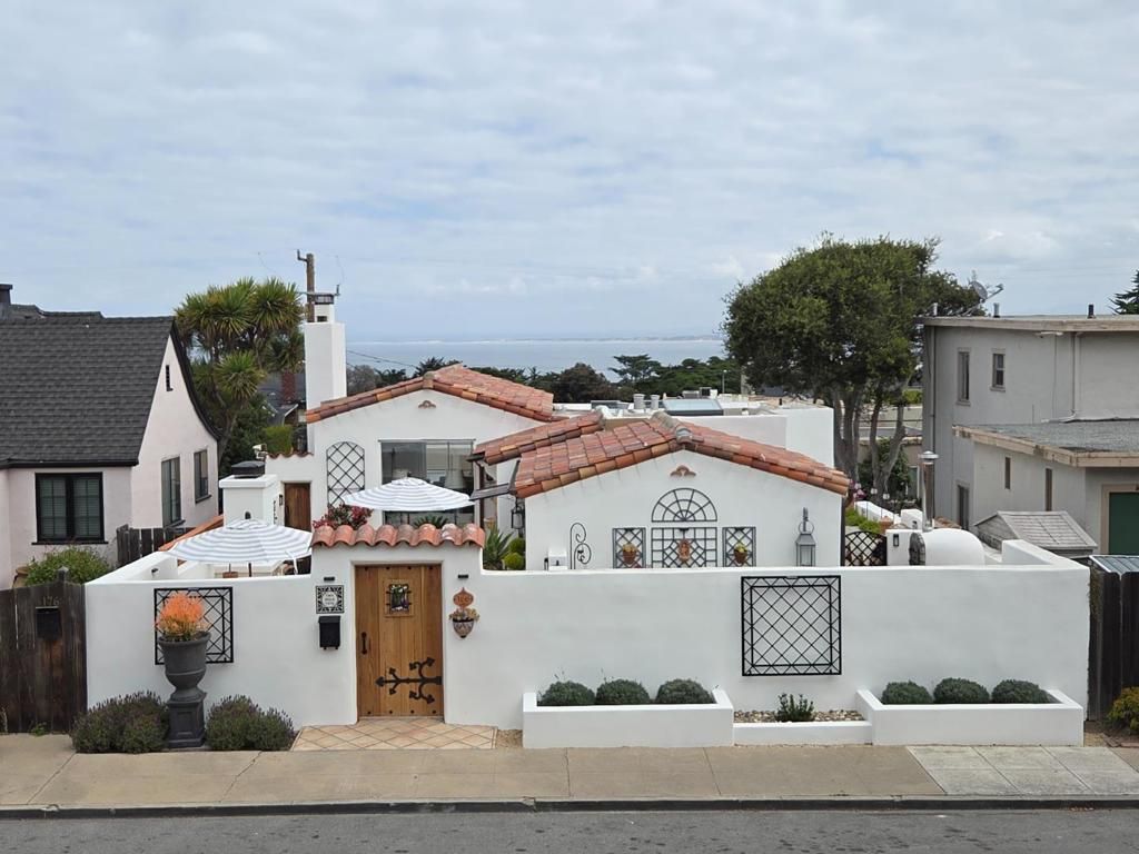 166 Lighthouse Avenue, Pacific Grove
