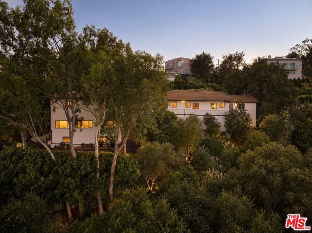 1018 N Tigertail Road, Los Angeles