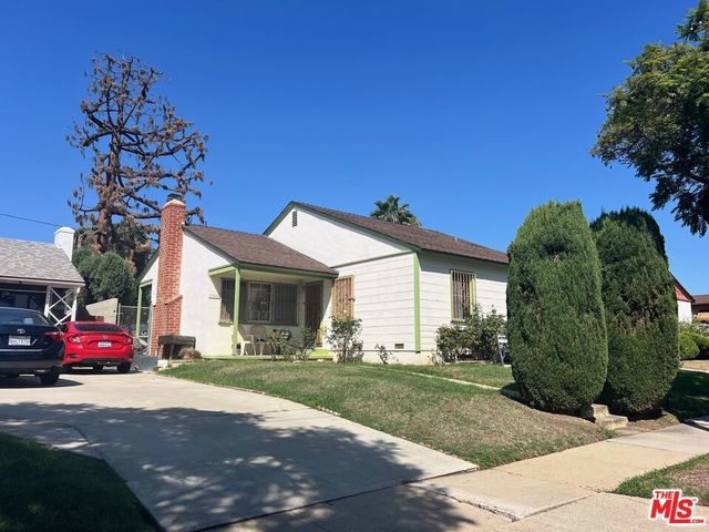 2505 W 116th Street, Hawthorne.
