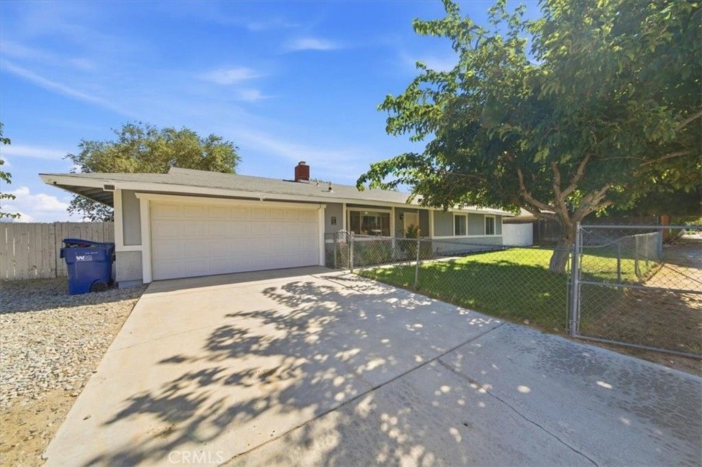 16523 Mackennas Gold Avenue, Lake Los Angeles