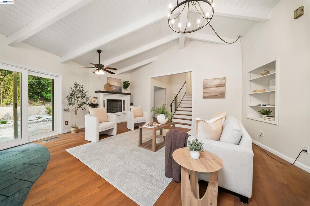 699 Fiesta Pl, Hayward