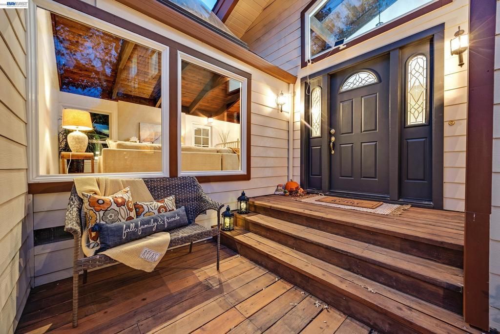 3364 Walnut Ln, Lafayette