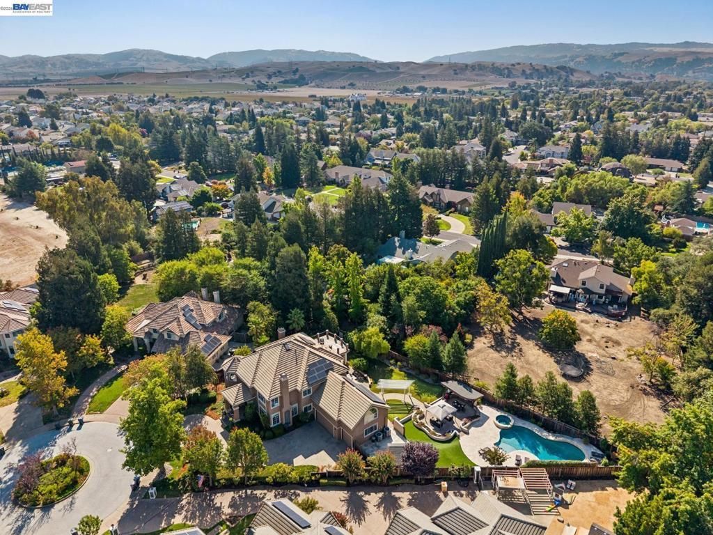2391 Gamay Common, Livermore