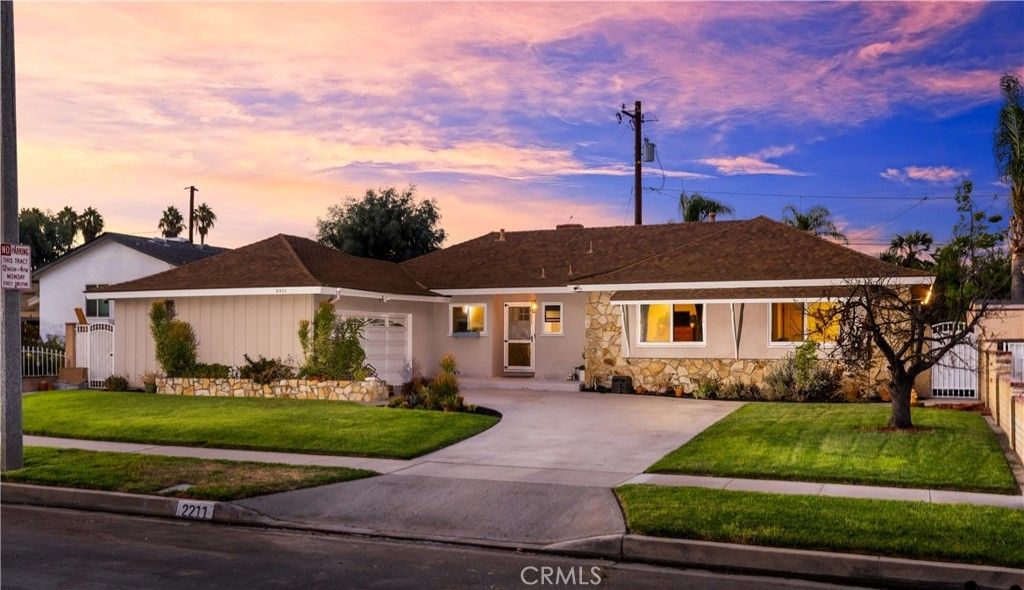 2211 E Romneya, Anaheim