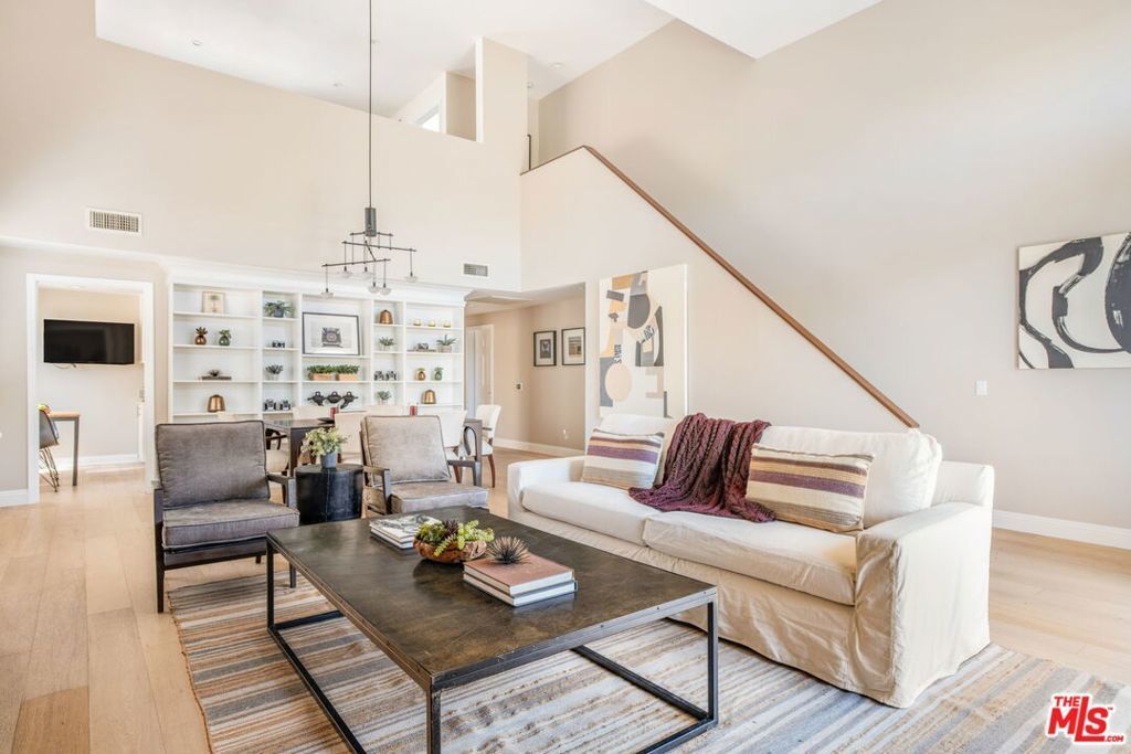 10511 Ashton Avenue # 305, Los Angeles