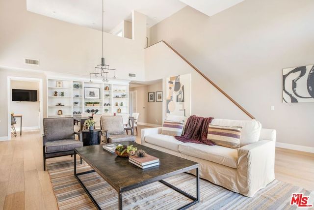 10511 Ashton Avenue # 305, Los Angeles