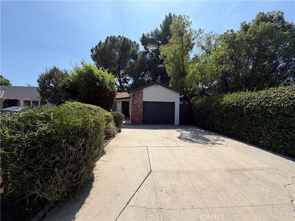 22538 Berdon Street, Woodland Hills