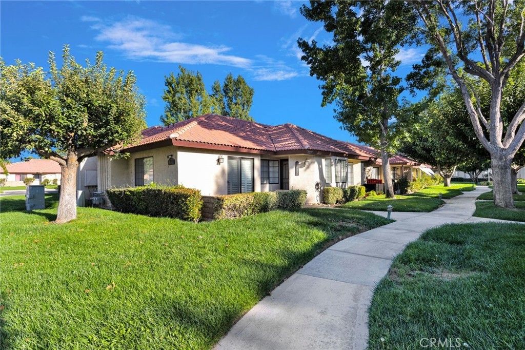 19237 Elm Drive, Apple Valley
