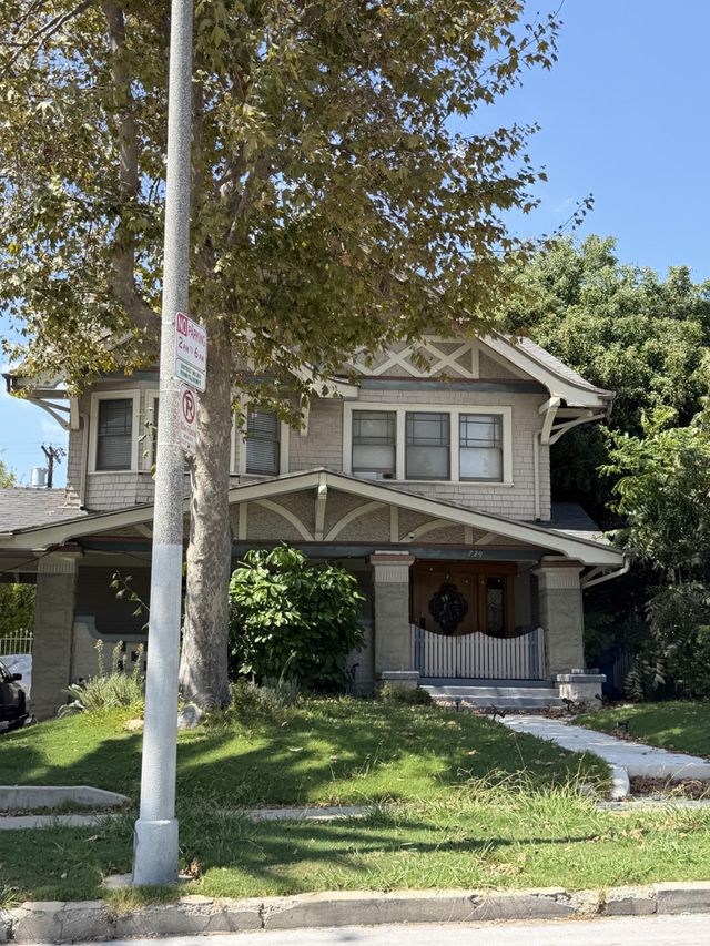 729 S Bronson Avenue, Los Angeles