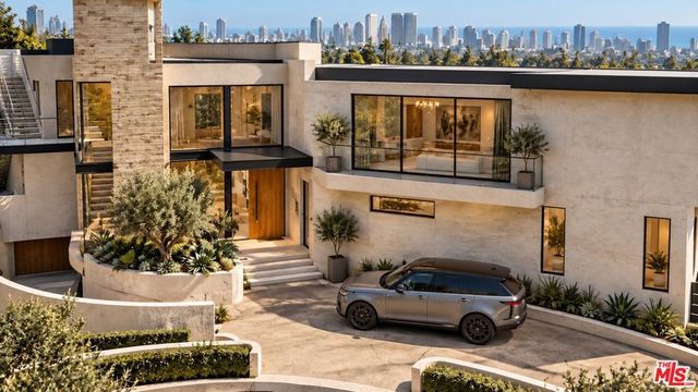 821 Glenmere Way, Los Angeles