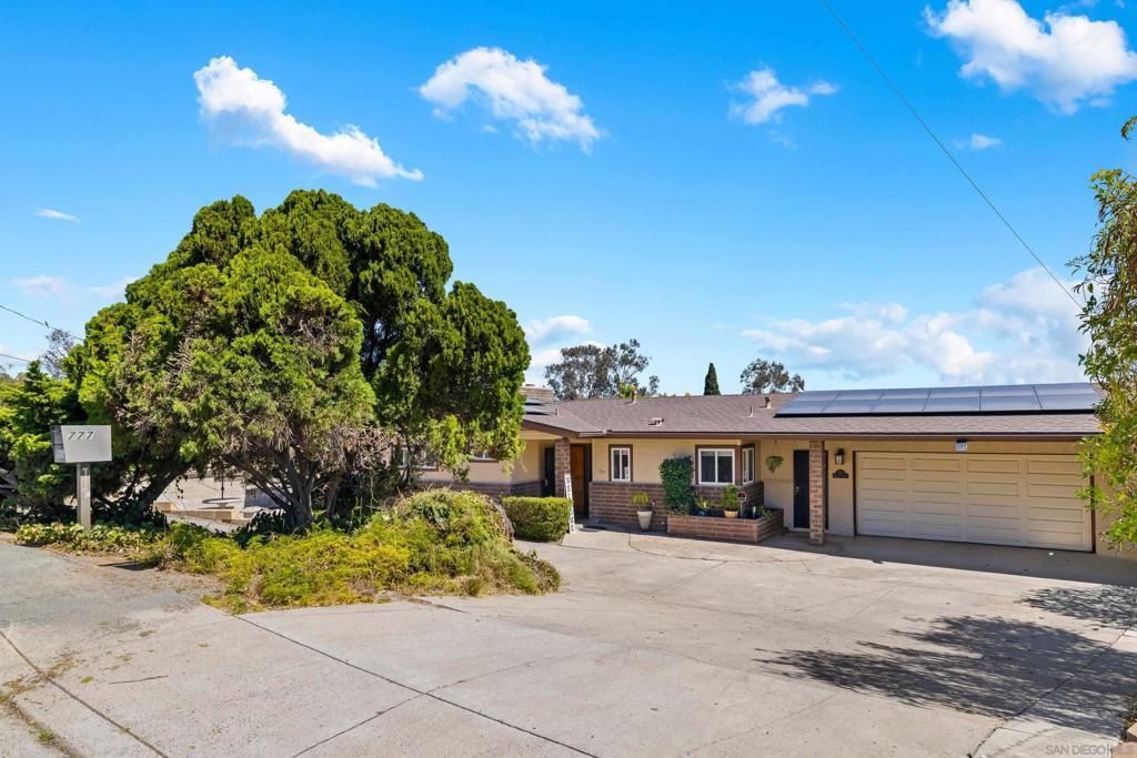 777 Hacienda Dr, El Cajon
