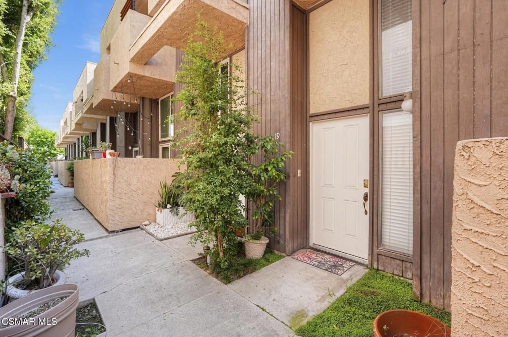 5307 Wilkinson Avenue # 19b, Valley Village