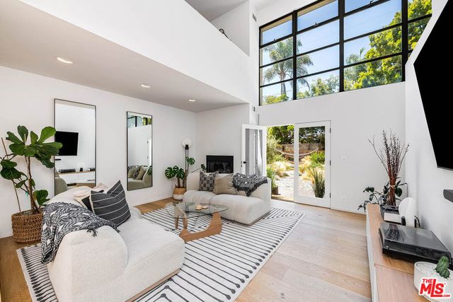 12507 Westminster Avenue, Los Angeles