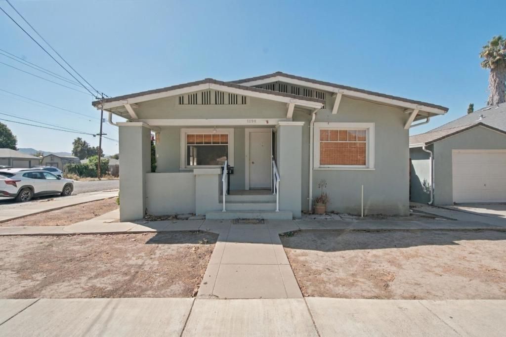 1196 West Street, Hollister
