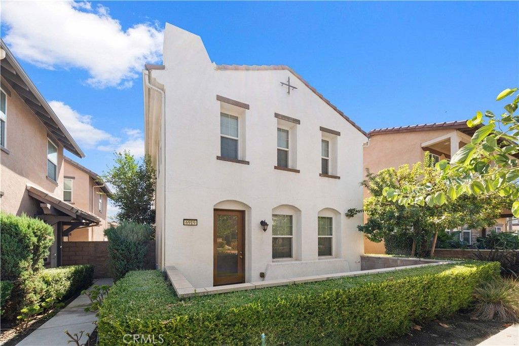 6919 Ivy, Chino