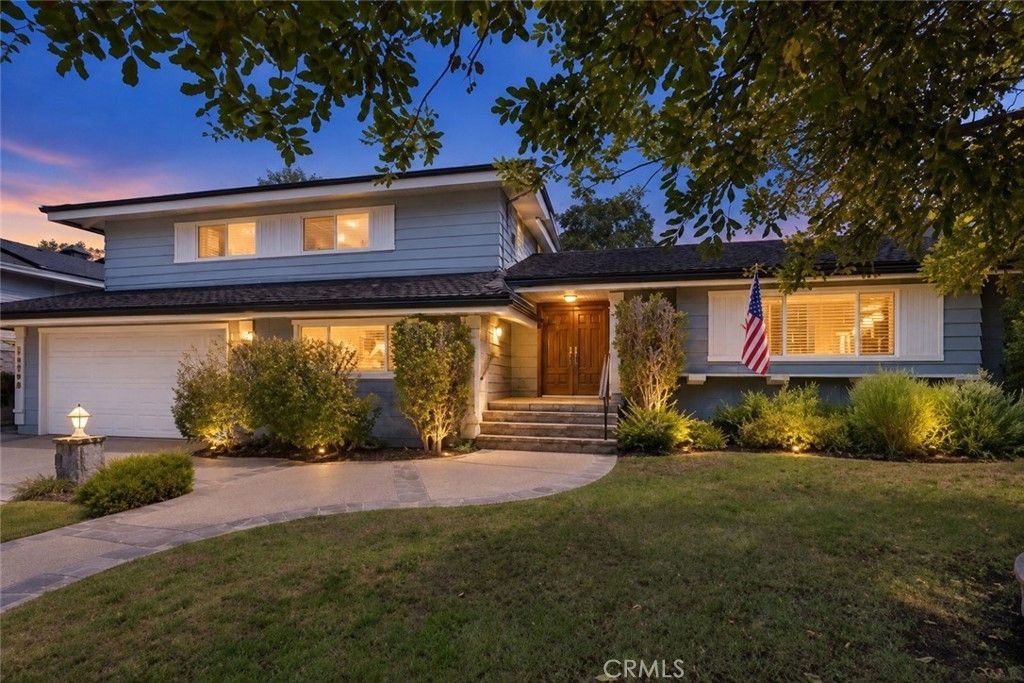 10568 Des Moines, Porter Ranch