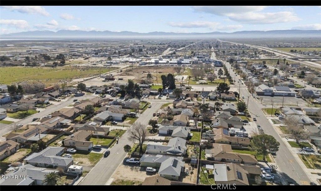 3355 Camden, Rosamond