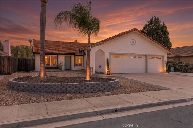 25251 Ridgeplume, Murrieta