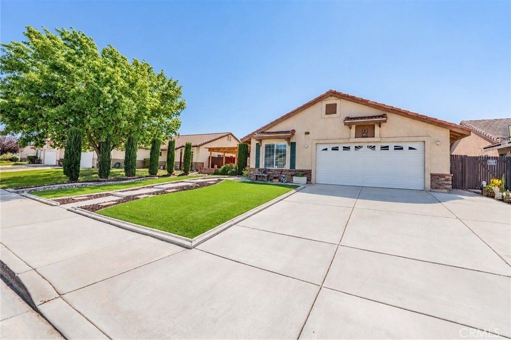 15999 Holly Brook, Victorville