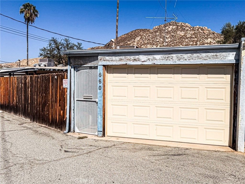 660 Gibbel, Hemet