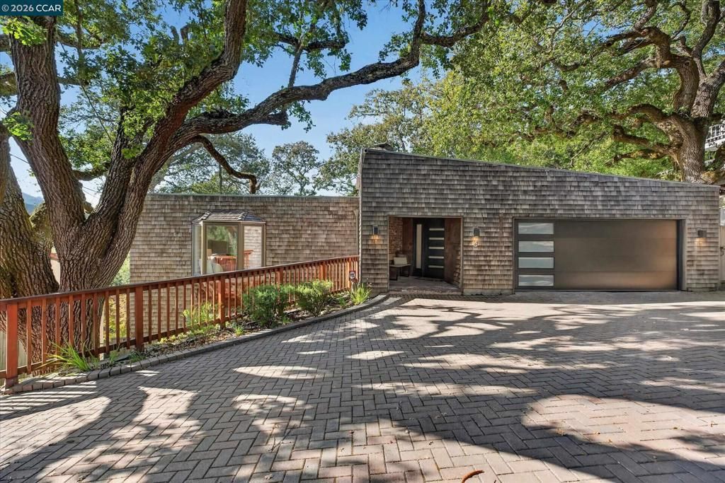 6 El Patio, Orinda