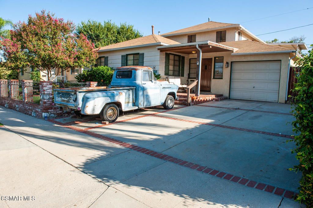 17912 Tiara Street, Encino