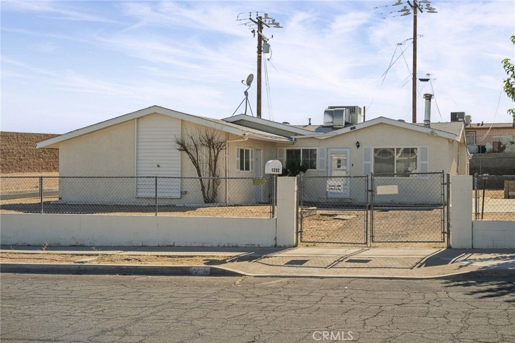 1232 E Elizabeth, Barstow