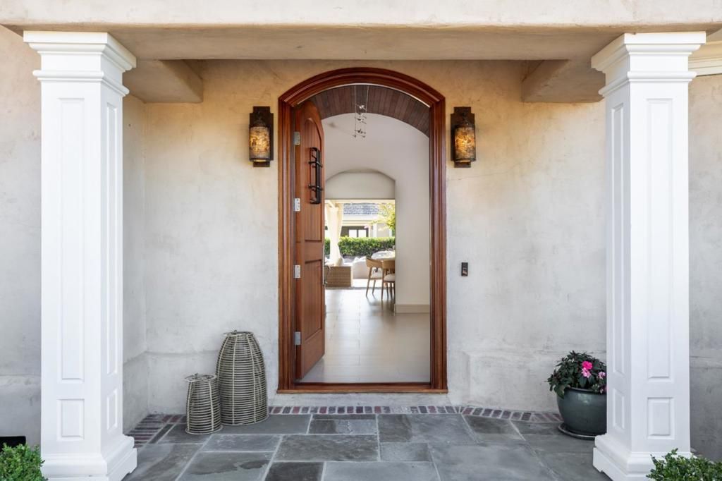 26883 Dezahara Way, Los Altos Hills