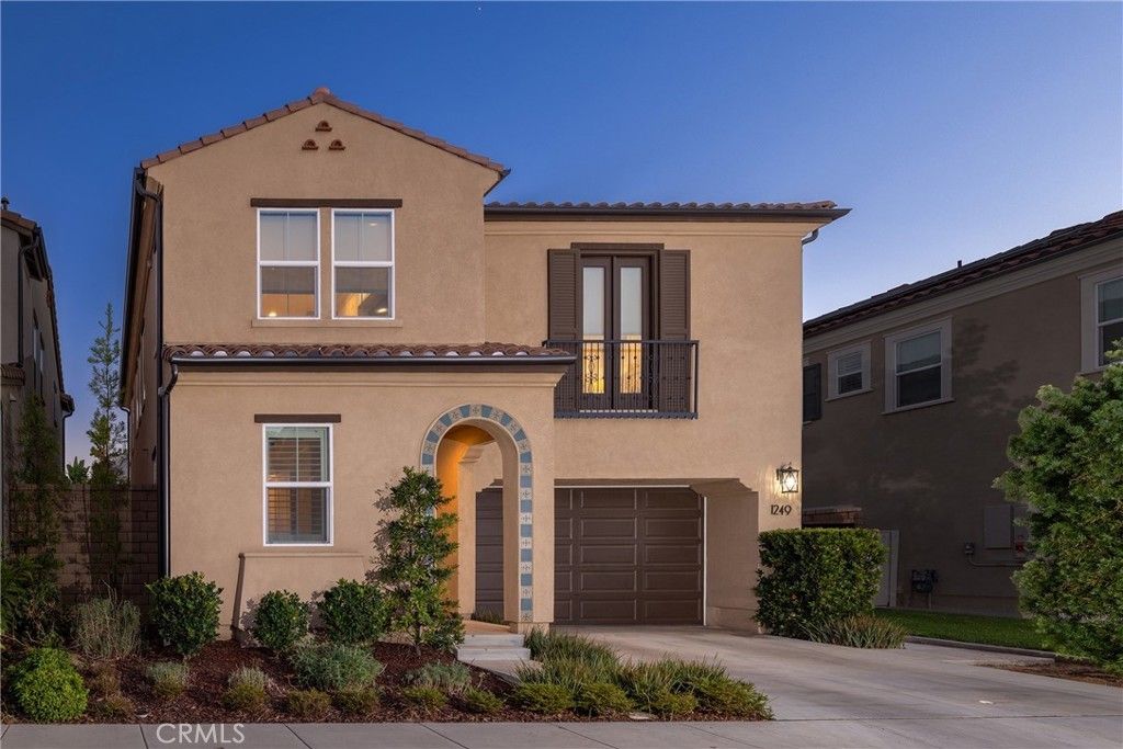 1249 E Providence Loop, Placentia