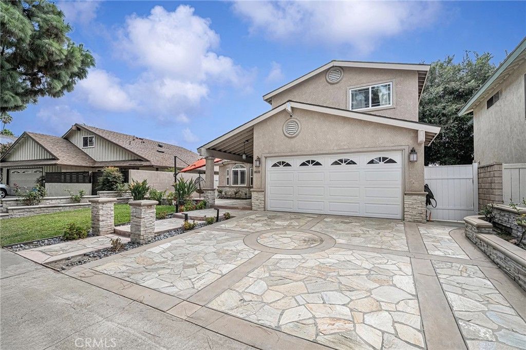 14622 Canterbury, Tustin