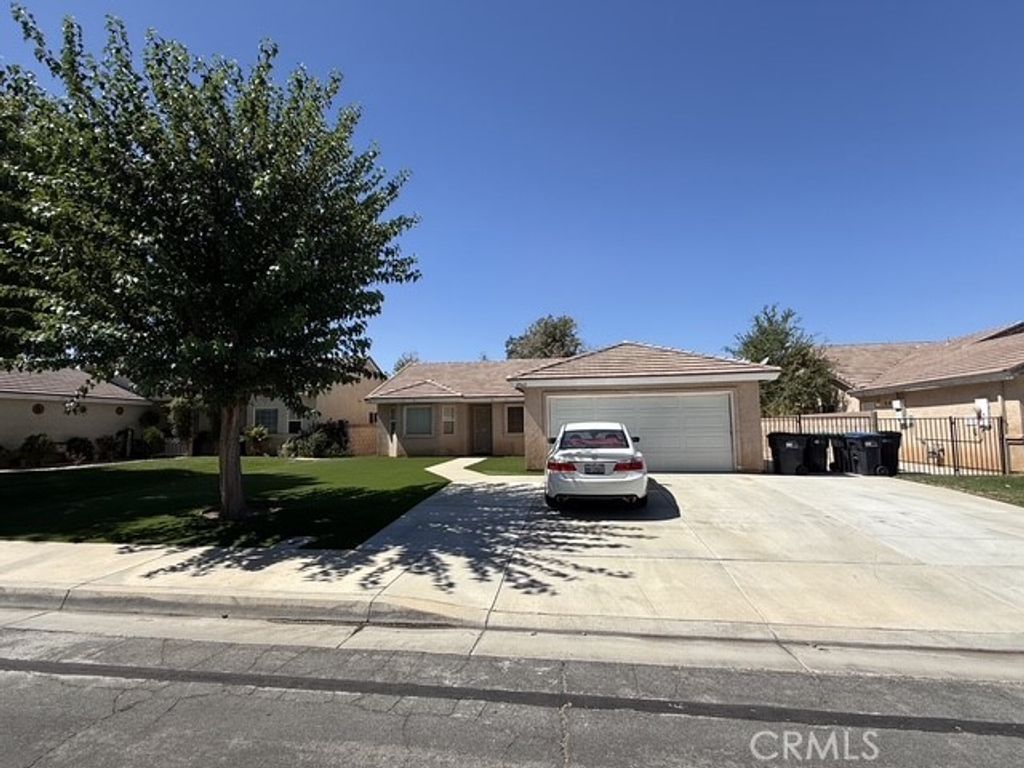 43663 6th E, Lancaster
