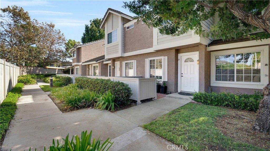 27 Christamon S, Irvine