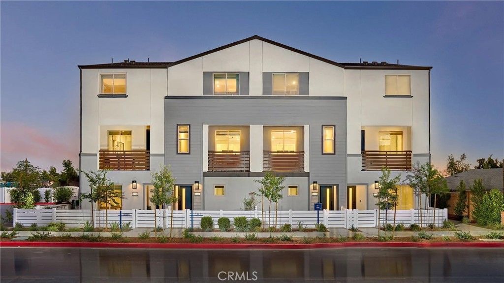 1310 W Oakcrest Paseo, Ontario