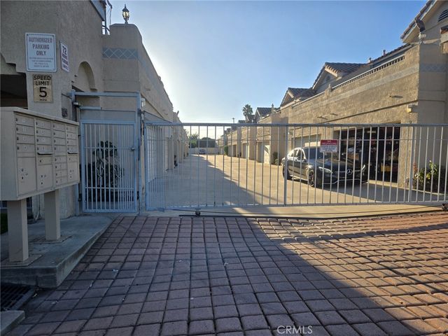 15539 Woodruff # 17, Bellflower