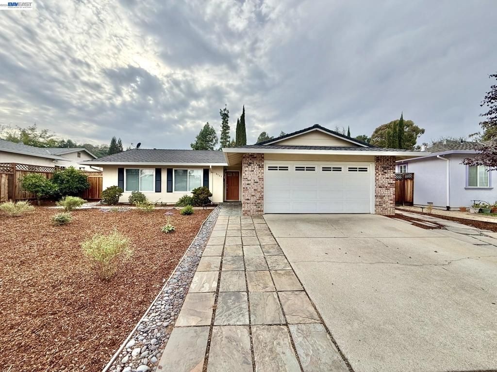 8525 Ousley Dr, Gilroy