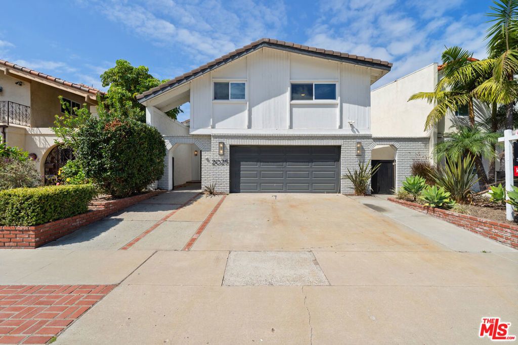 2025 Victoria Avenue, Oxnard