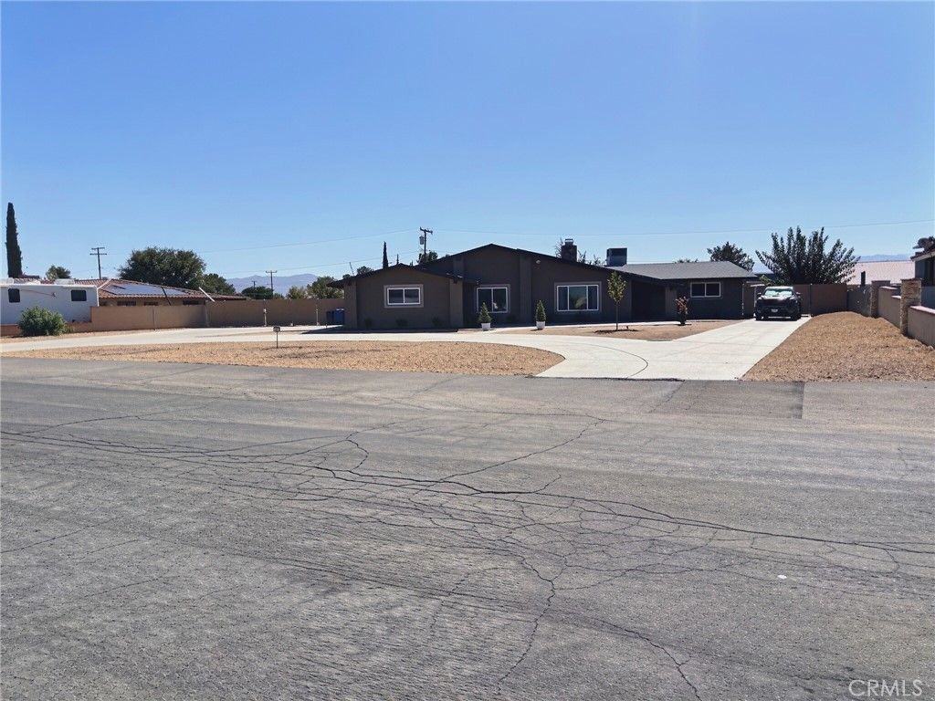 13851 Titonka, Apple Valley
