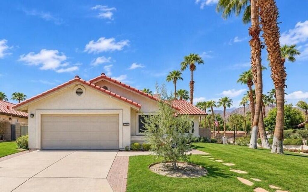 49185 Balada Court, La Quinta