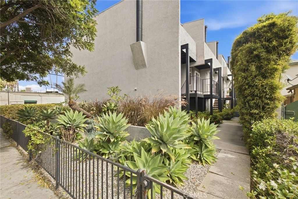 4018 Redwood Avenue # B, Los Angeles