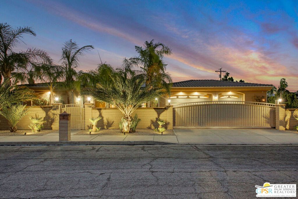 2280 E Desert Park Avenue, Palm Springs