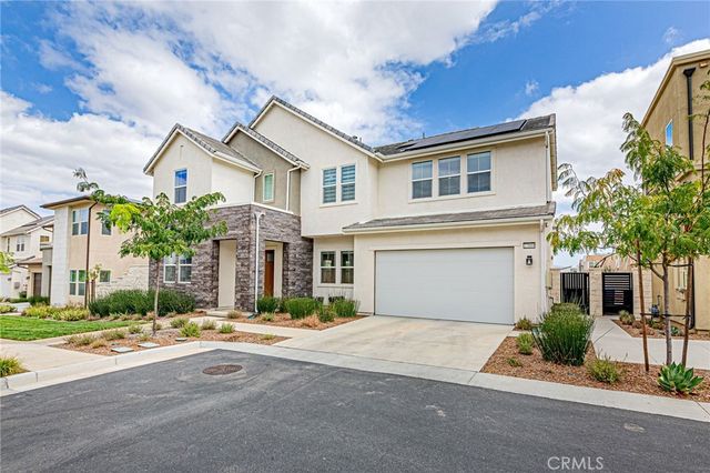 27009 California Court, Valencia