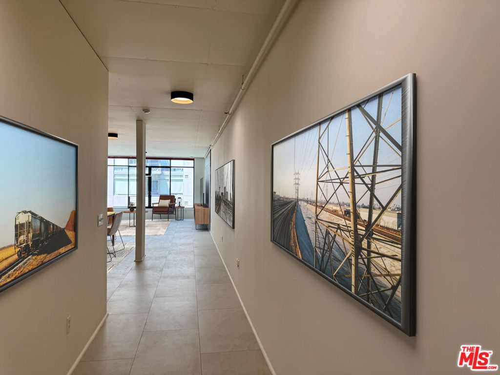 1111 S Grand Avenue # 1005, Los Angeles