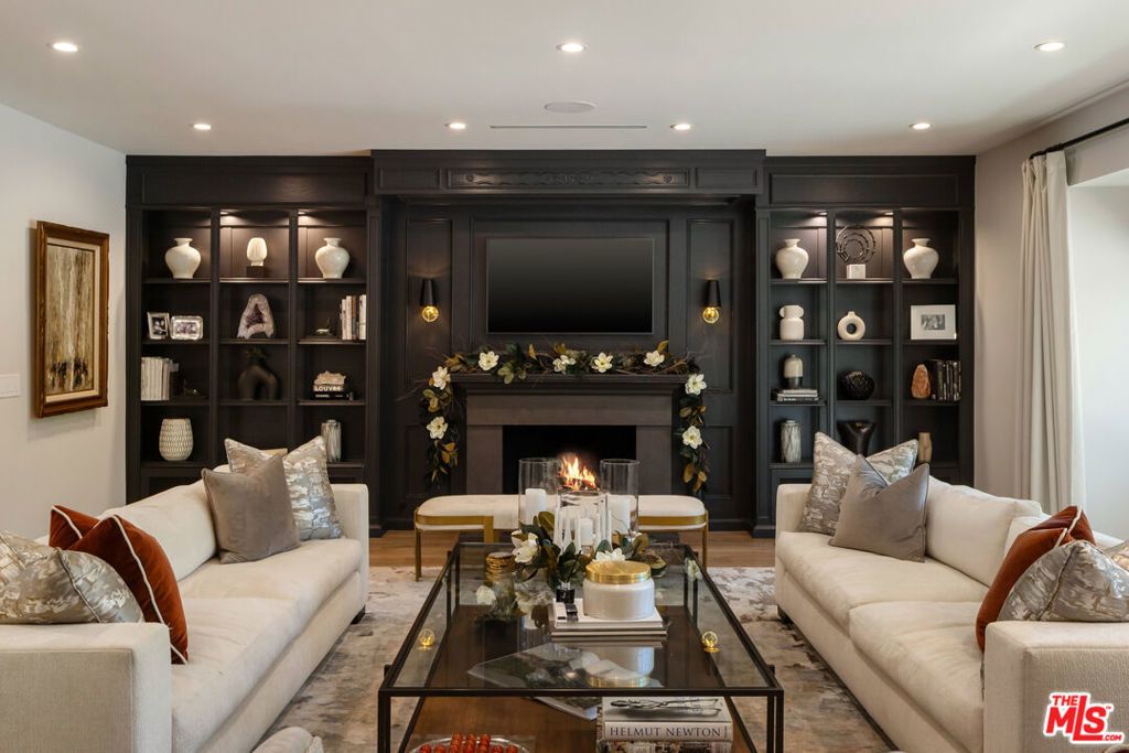 17145 Addison Street, Encino