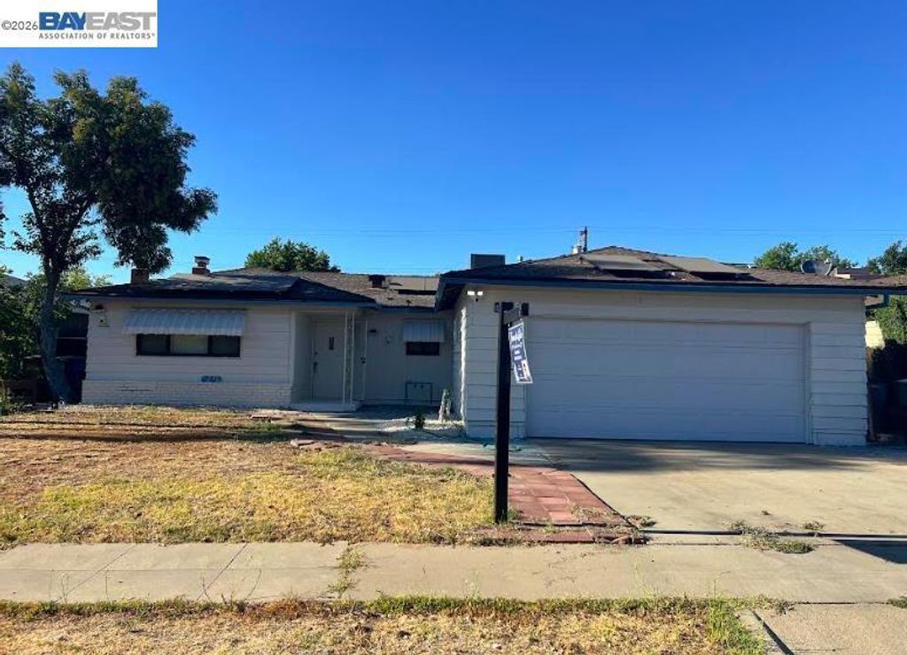 3823 E Donner Ave, Fresno