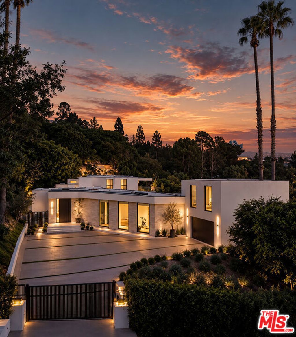 525 Arkell Drive, Beverly Hills